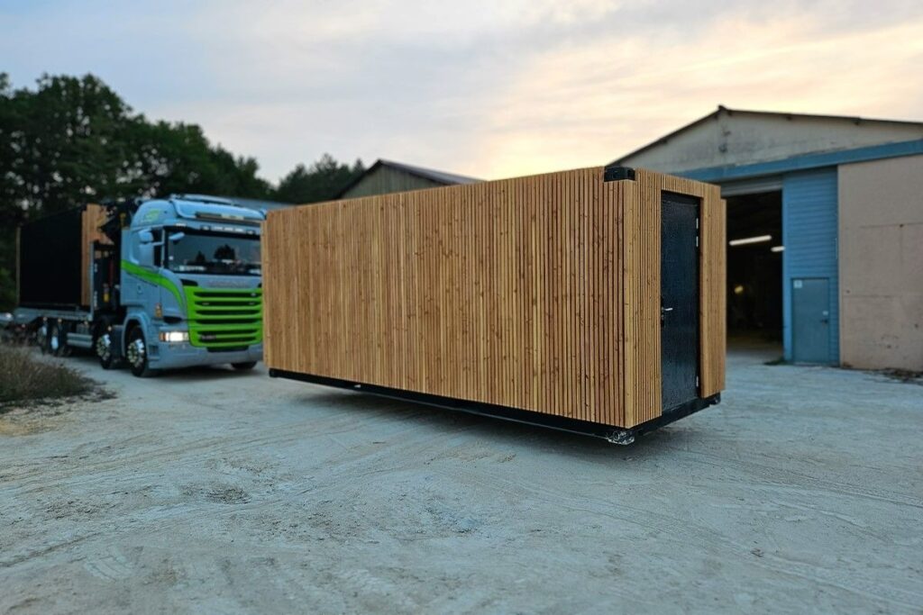 Conteneur 20 pieds avec bardage extérieur en bois